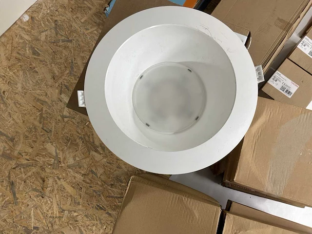 Thorn-zumtobel kantoor verlichting partij - afbeelding 19 van  21