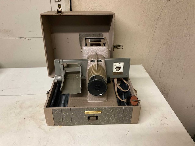 Three dimension co. selectron semimatic headliner 303 vintage dia projector - afbeelding 1 van  2