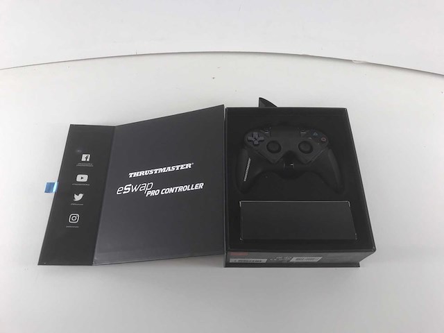 Thrustmaster mixed model of defect racing wheels & controllers for xbox, windows & playstation - check description (30x) - afbeelding 20 van  26