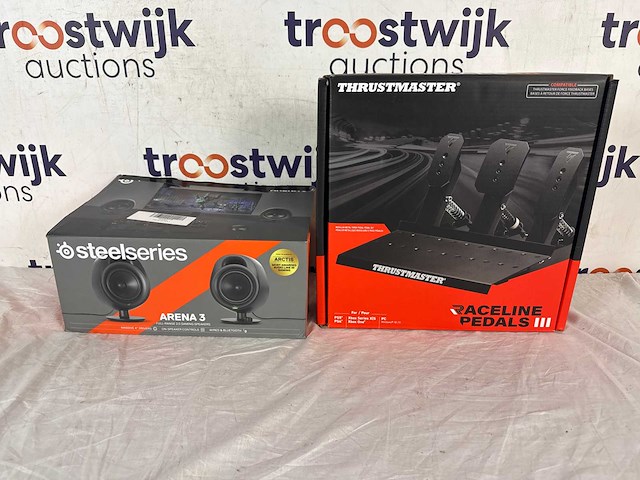 Thrustmaster raceline pedals iii - modulaire 3 pedaalset |steelseries arena 3 – gaming headset stand - afbeelding 1 van  3