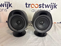 Thrustmaster raceline pedals iii - modulaire 3 pedaalset |steelseries arena 3 – gaming headset stand - afbeelding 3 van  3