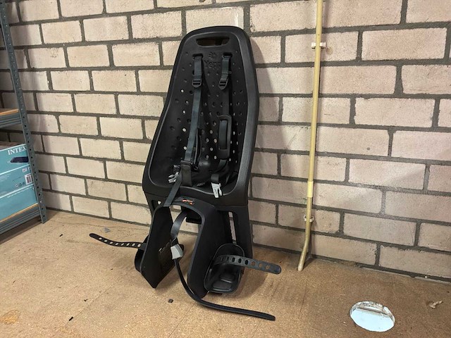 Thule yepp maxi essay fit kinderzitje - afbeelding 1 van  3