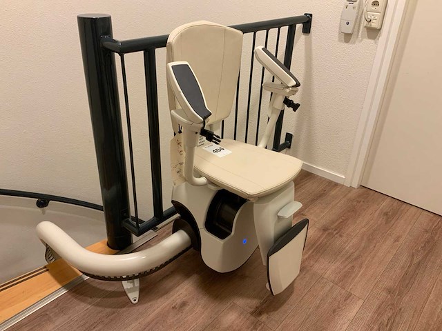 Thyssenkrupp flow 2 traplift - afbeelding 7 van  14