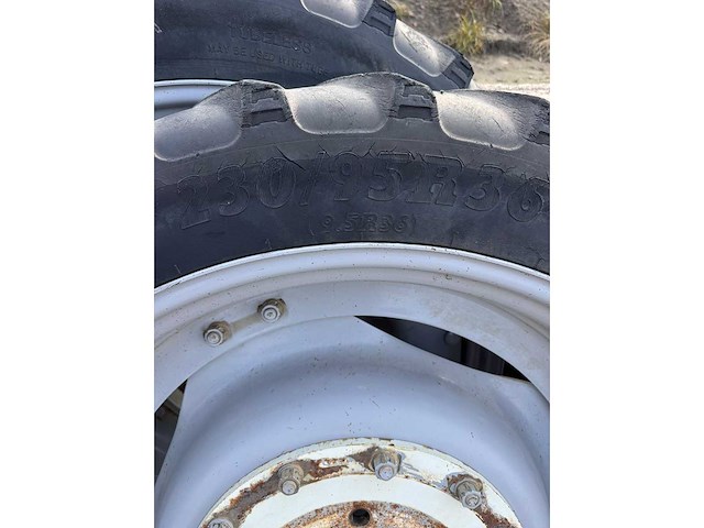 Tianli defender radial cultuurwielenset 300/95r46 en 230/95r36 - afbeelding 19 van  19