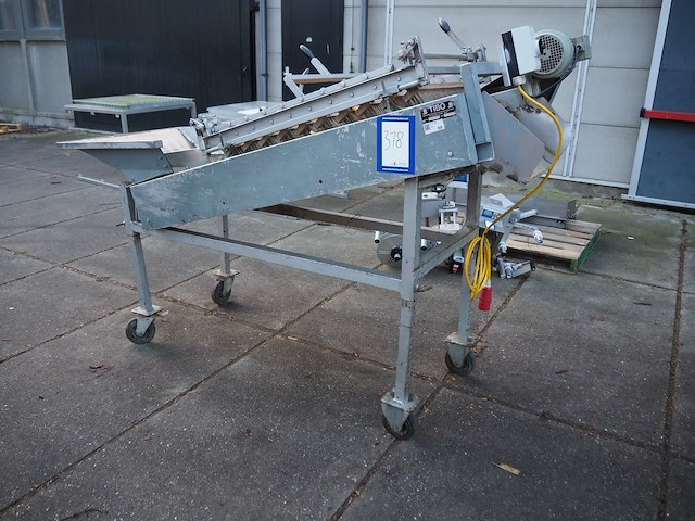 Tibo - afbeelding 1 van  8