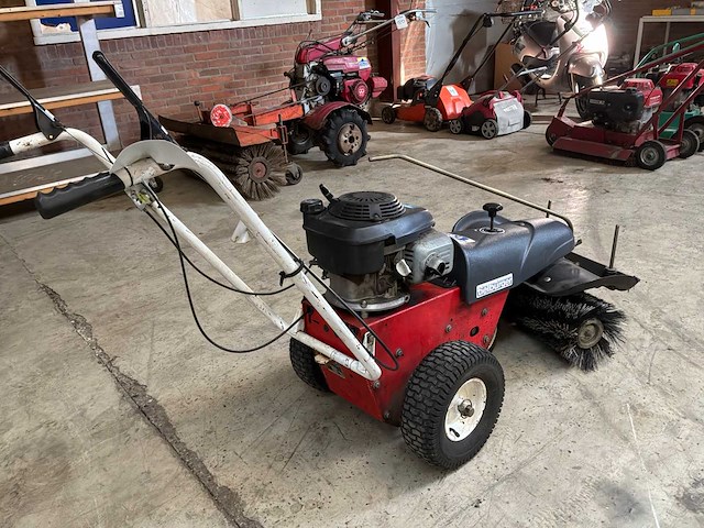 Tielburger tk36 zelfrijdende veegmachine - afbeelding 2 van  7