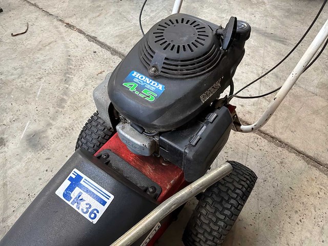 Tielburger tk36 zelfrijdende veegmachine - afbeelding 6 van  7