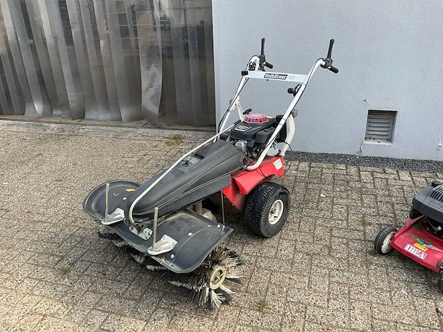 Tielburger veegmachine - afbeelding 1 van  8