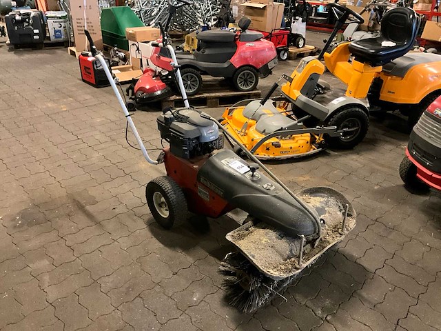 Tielburger zelfrijdende veegmachine - afbeelding 2 van  8