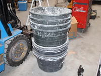 Tien cement kuipen. - afbeelding 1 van  2