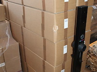 Tien dubbelzijdige laadpalen met betonnen voet, hoogte 130 cm, 2 kabelhaken en houders voor stekker. - afbeelding 4 van  5