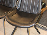 Tien eettafelstoelen. - afbeelding 2 van  3