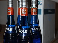 Tien flessen bols blue curaçao. - afbeelding 2 van  2