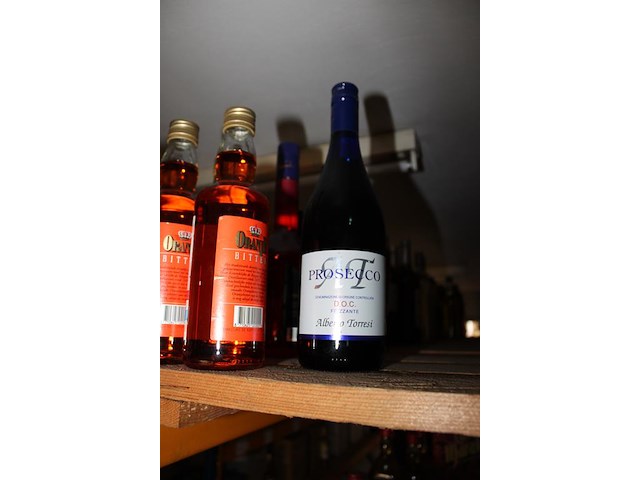 Tien flessen drank w.o. 2x safari, 2x oranjebitter, aperol, bacardi en kahlua. - afbeelding 5 van  5