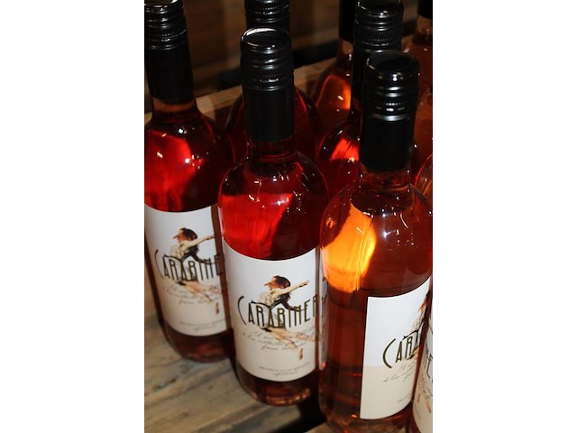 Tien flessen rosé wijn carabinera. - afbeelding 2 van  2