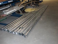 Tien gegalvaniseerde lantaarnpalen met lengte 580 cm. - afbeelding 2 van  3
