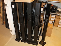 Tien laadpalen in diverse uitvoeringen. hoogte 130 cm. - afbeelding 1 van  2