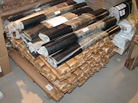 Tien rubber beschermingsmatten t.b.v. laadkabel. afmeting 1 x 1 m. worden voor de hand uitgegeven vanaf pal... - afbeelding 1 van  3