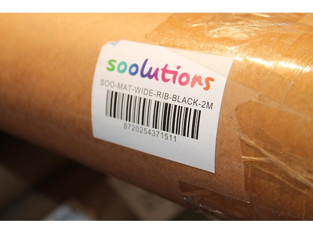 Tien rubber beschermingsmatten t.b.v. laadkabel. afmeting 1 x 2 m. worden voor de hand uitgegeven vanaf pal... - afbeelding 2 van  2