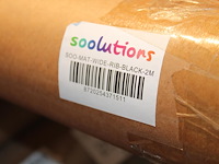 Tien rubber beschermingsmatten t.b.v. laadkabel. afmeting 1 x 2 m. worden voor de hand uitgegeven vanaf pal... - afbeelding 2 van  2