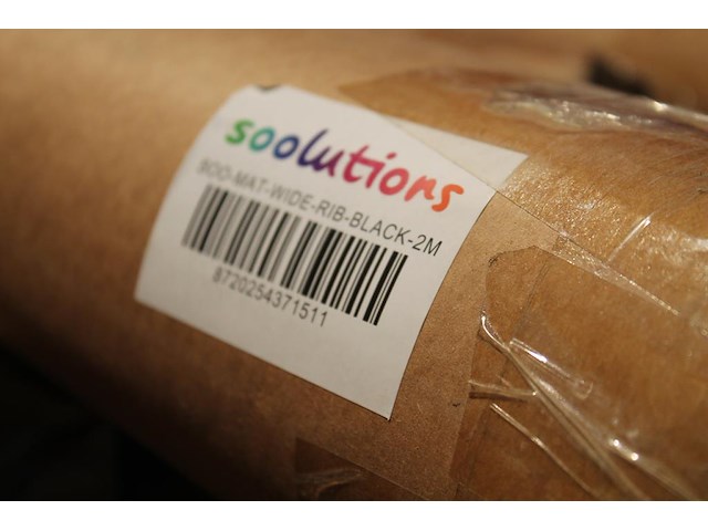 Tien rubber beschermingsmatten t.b.v. laadkabel. afmeting 1 x 2 m. worden voor de hand uitgegeven vanaf pal... - afbeelding 2 van  2