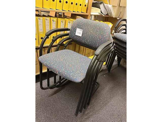 Tien stapelbare vergaderstoelen - afbeelding 2 van  3