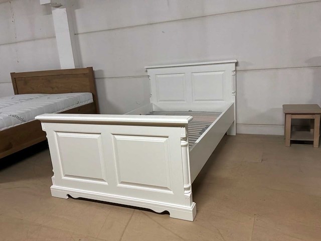 Tiffany bedframe met lattenbodem - afbeelding 6 van  12