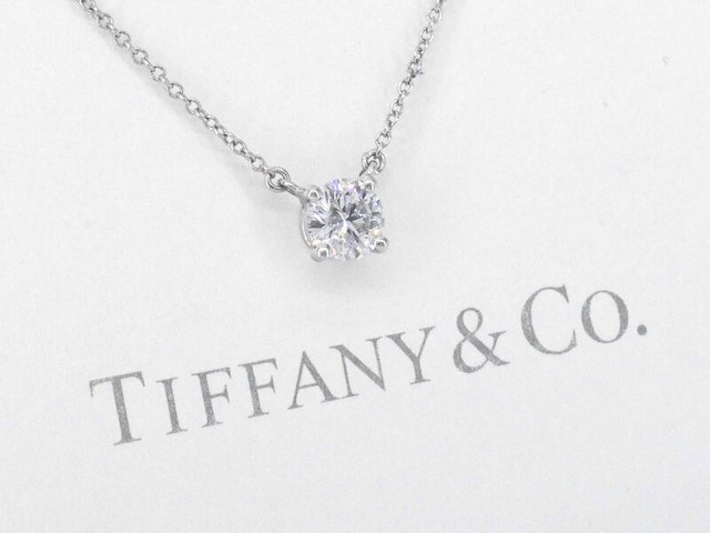 Tiffany & co - platina solitaire halscollier met een natuurlijke diamant - afbeelding 1 van  9