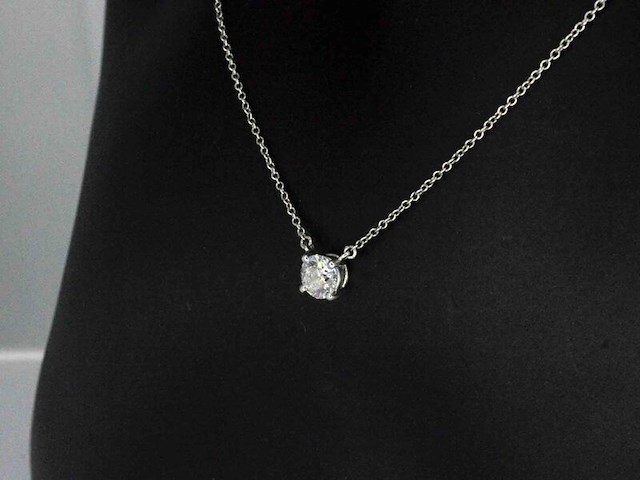 Tiffany & co - platina solitaire halscollier met een natuurlijke diamant - afbeelding 3 van  9