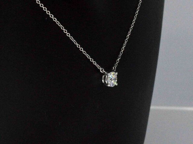 Tiffany & co - platina solitaire halscollier met een natuurlijke diamant - afbeelding 4 van  9