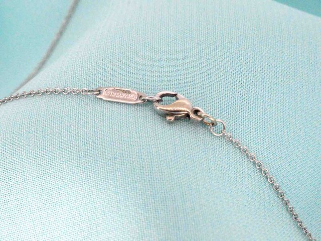 Tiffany & co - platina solitaire halscollier met een natuurlijke diamant - afbeelding 6 van  9