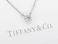 Tiffany & co - platina solitaire halscollier met een natuurlijke diamant