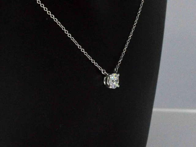 Tiffany & co - platina solitaire halscollier met een natuurlijke diamant - afbeelding 4 van  9