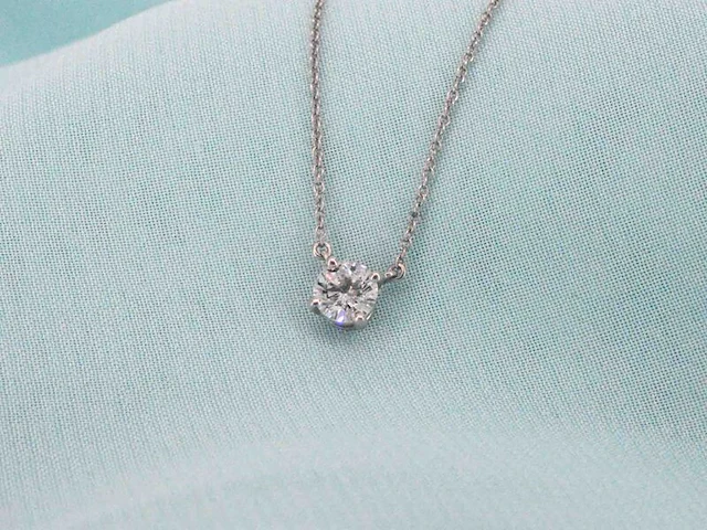 Tiffany & co - platina solitaire halscollier met een natuurlijke diamant - afbeelding 7 van  9