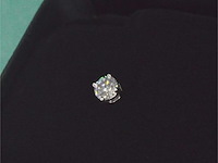 Tiffany & co - tiffany solitair oorknop met diamant - afbeelding 9 van  13