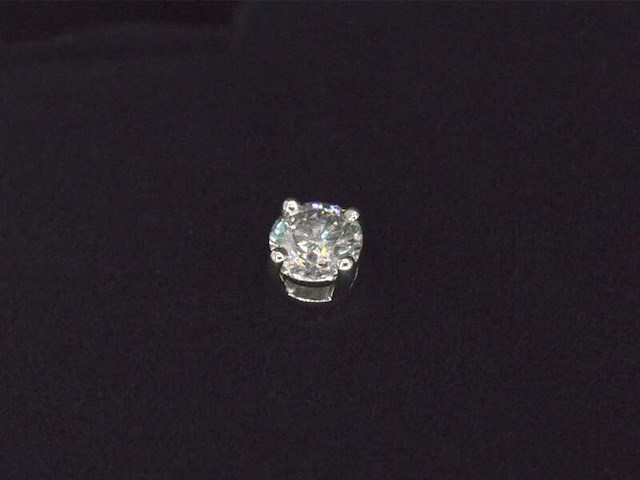 Tiffany & co - tiffany solitair oorknop met diamant - afbeelding 11 van  13