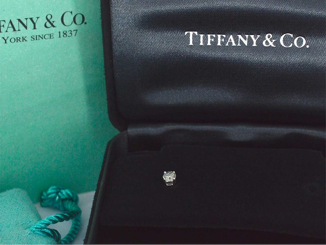 Tiffany & co solitair oorknop met diamant - afbeelding 1 van  11