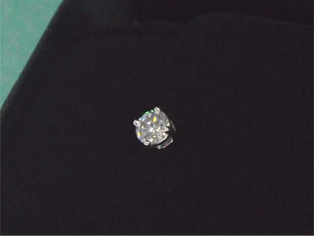 Tiffany & co solitair oorknop met diamant - afbeelding 8 van  11