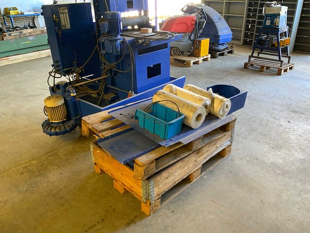 Timesavers breedbandschuurmachine - afbeelding 2 van  3