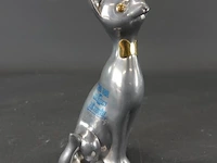Tin met bronzen poes