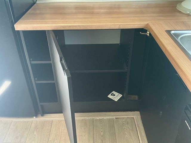 Tiny house (3x 3x10m gekoppeld) woon unit - afbeelding 19 van  142