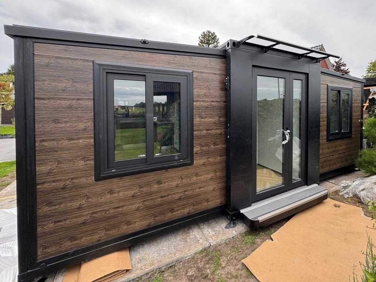 Tinyhouses, containers, opslagtenten en machines