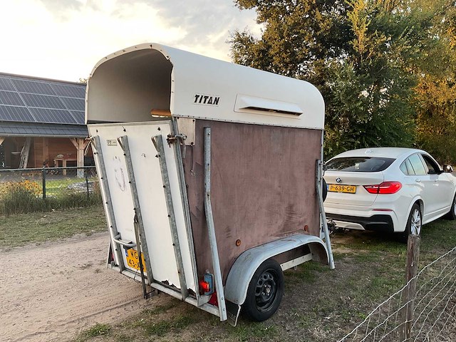 Titan jelsum ptr1 paardentrailer - afbeelding 10 van  14