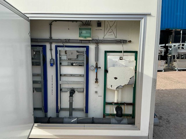 Titan jelsum toiletwagen - afbeelding 3 van  26