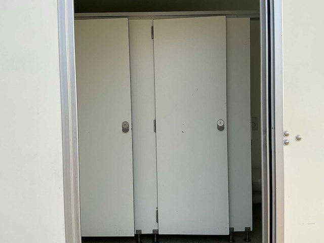 Titan jelsum toiletwagen - afbeelding 13 van  26