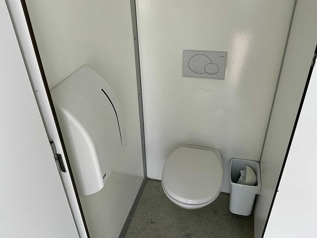 Titan jelsum toiletwagen - afbeelding 15 van  26