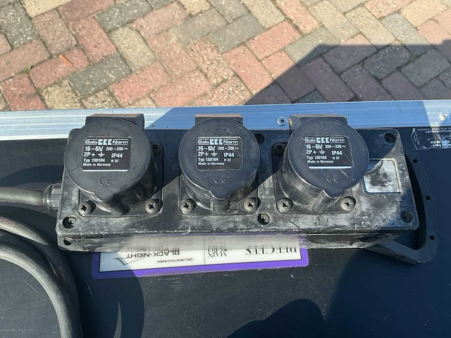 Titanex cee3p triplet power 230v (20x) - afbeelding 2 van  3