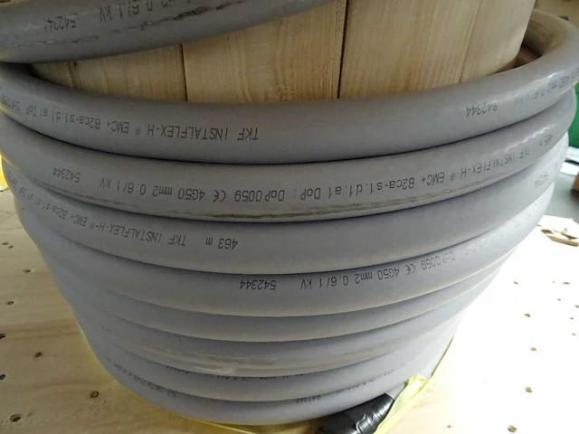 Tkf - instalflex-h emc b2ca 0,6/1 kv 4 g50 - installatiedraad 17 mtr - afbeelding 2 van  2