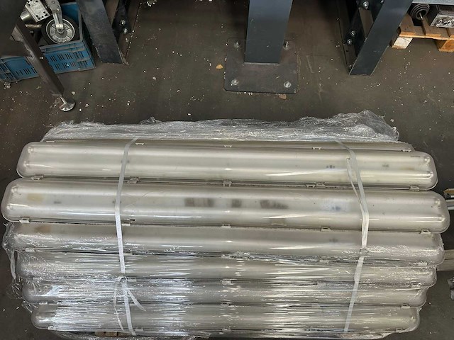 Tl-bak met verlichting (90x) - afbeelding 9 van  12