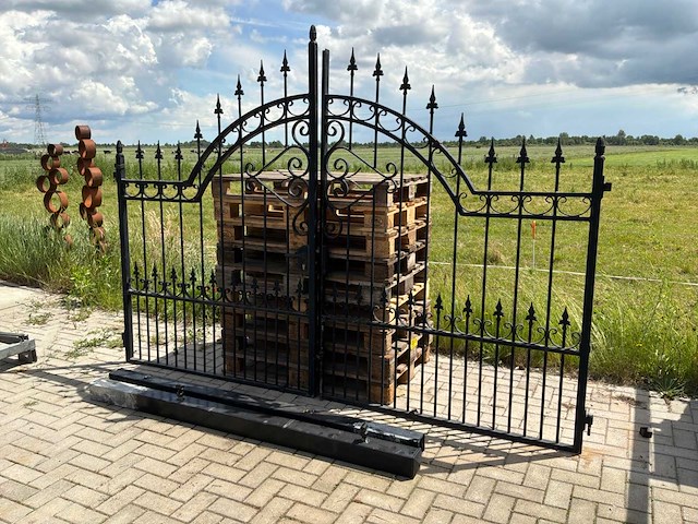 Toeganspoort / sierpoort - afbeelding 2 van  9